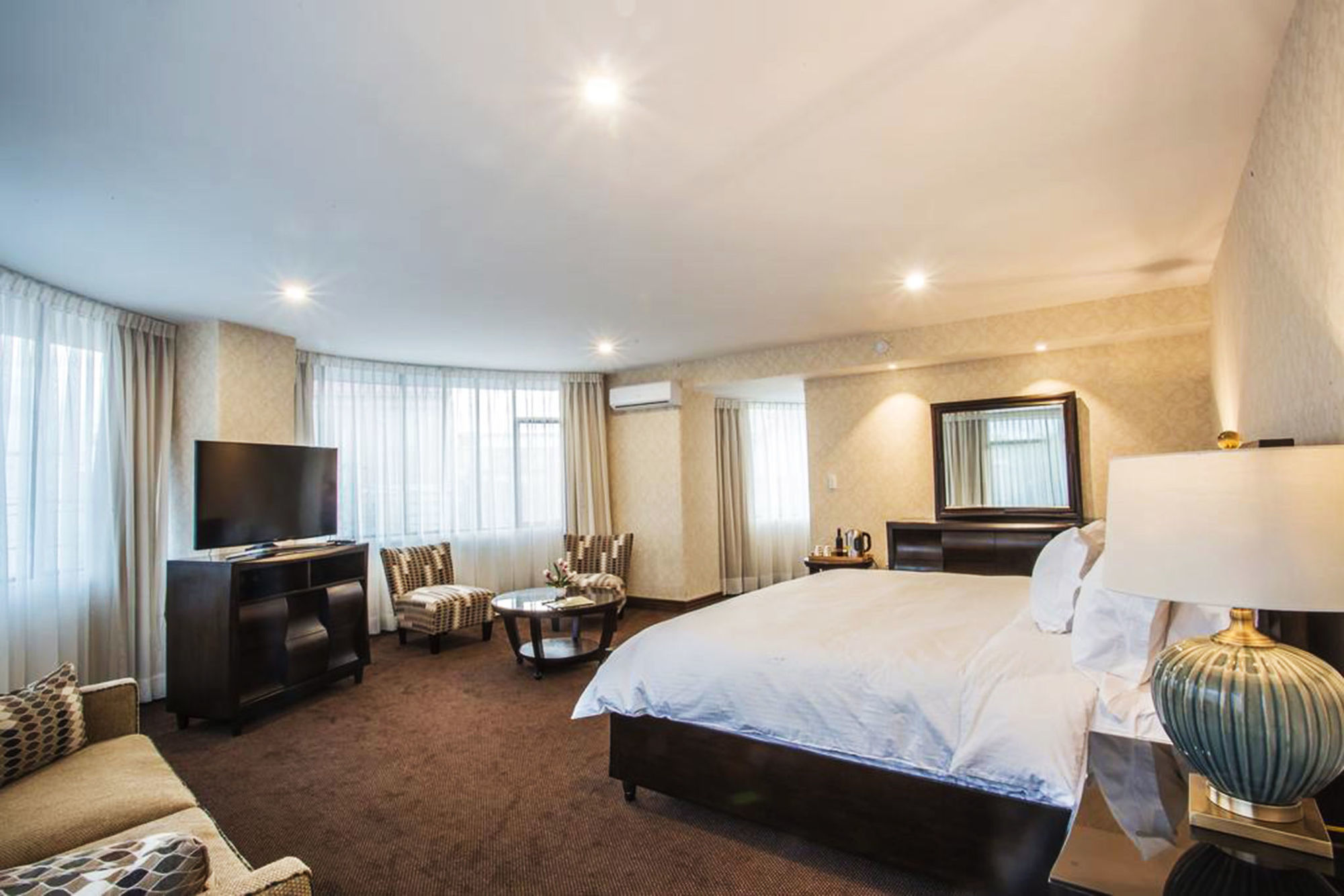 סוקרה Roles Hotel מראה חיצוני תמונה