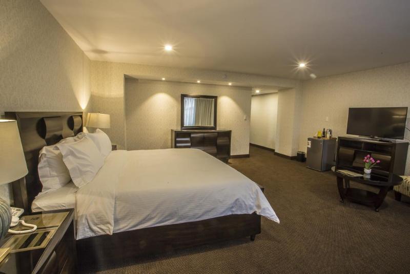 סוקרה Roles Hotel מראה חיצוני תמונה