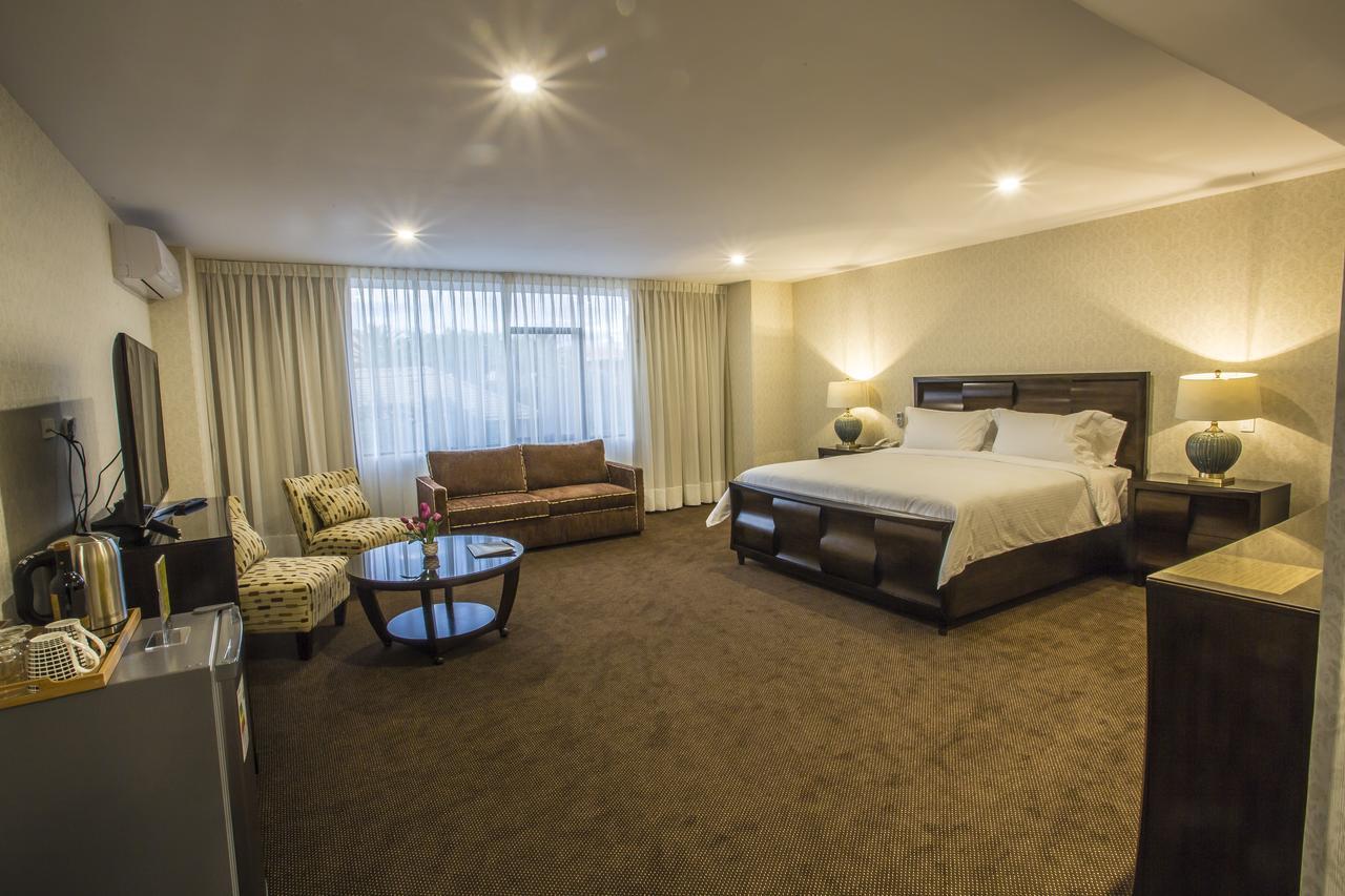 סוקרה Roles Hotel מראה חיצוני תמונה