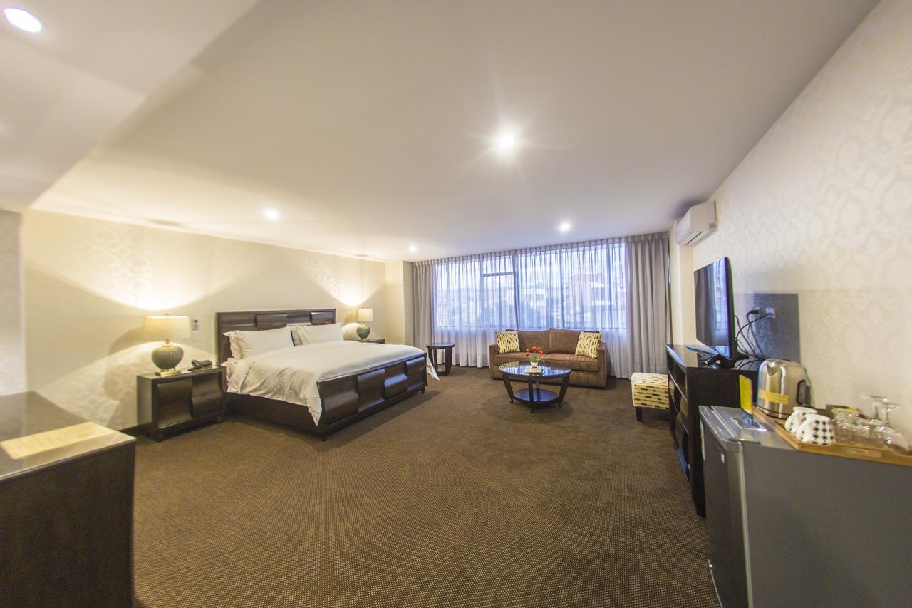 סוקרה Roles Hotel מראה חיצוני תמונה
