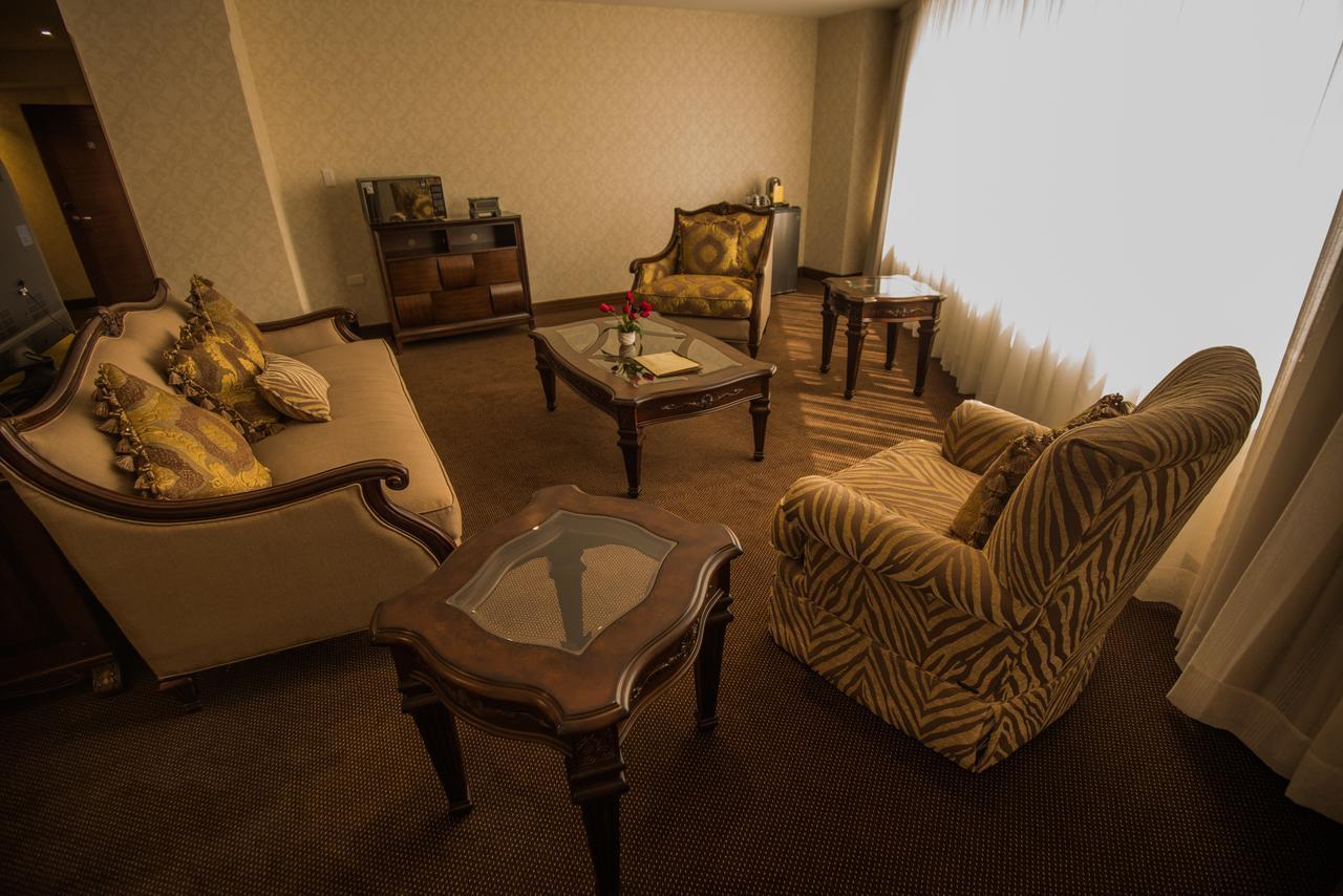 סוקרה Roles Hotel מראה חיצוני תמונה