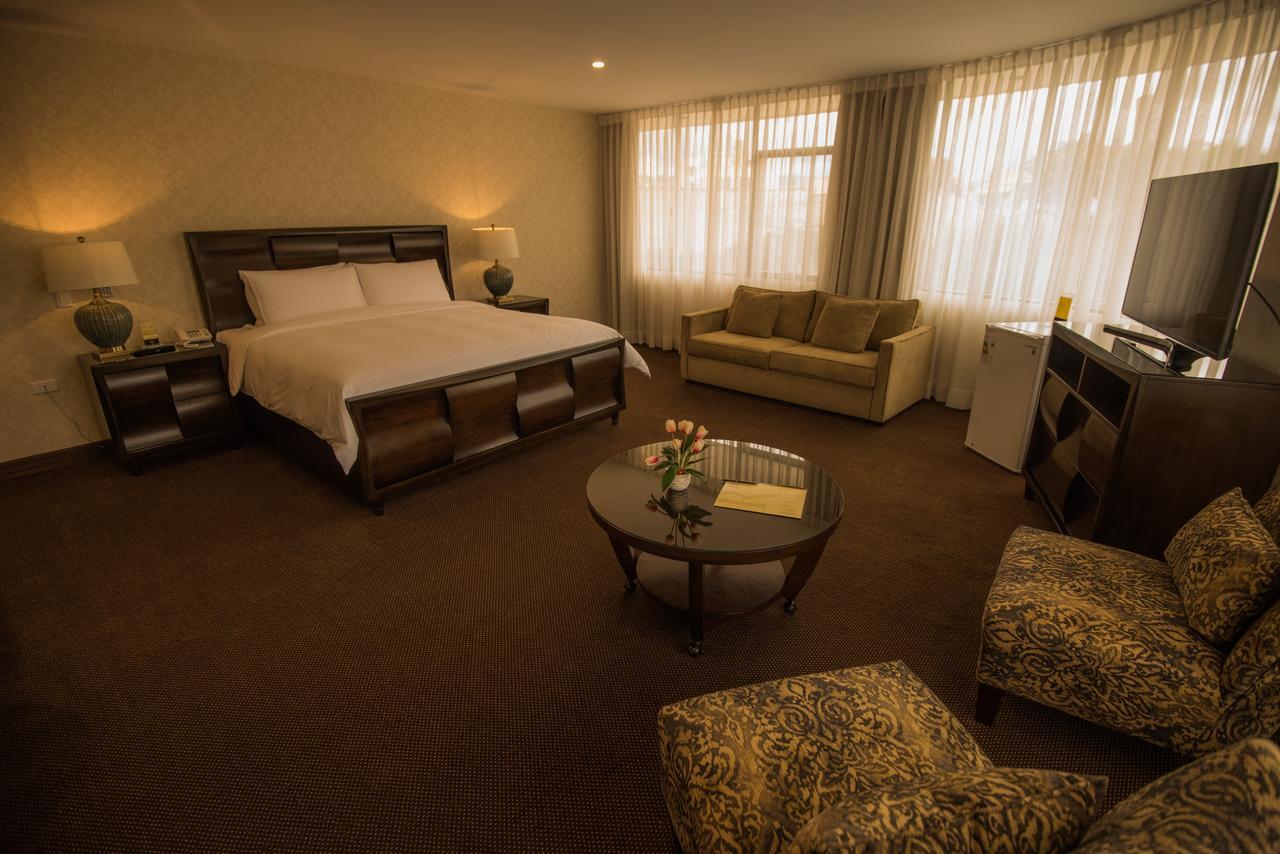 סוקרה Roles Hotel מראה חיצוני תמונה