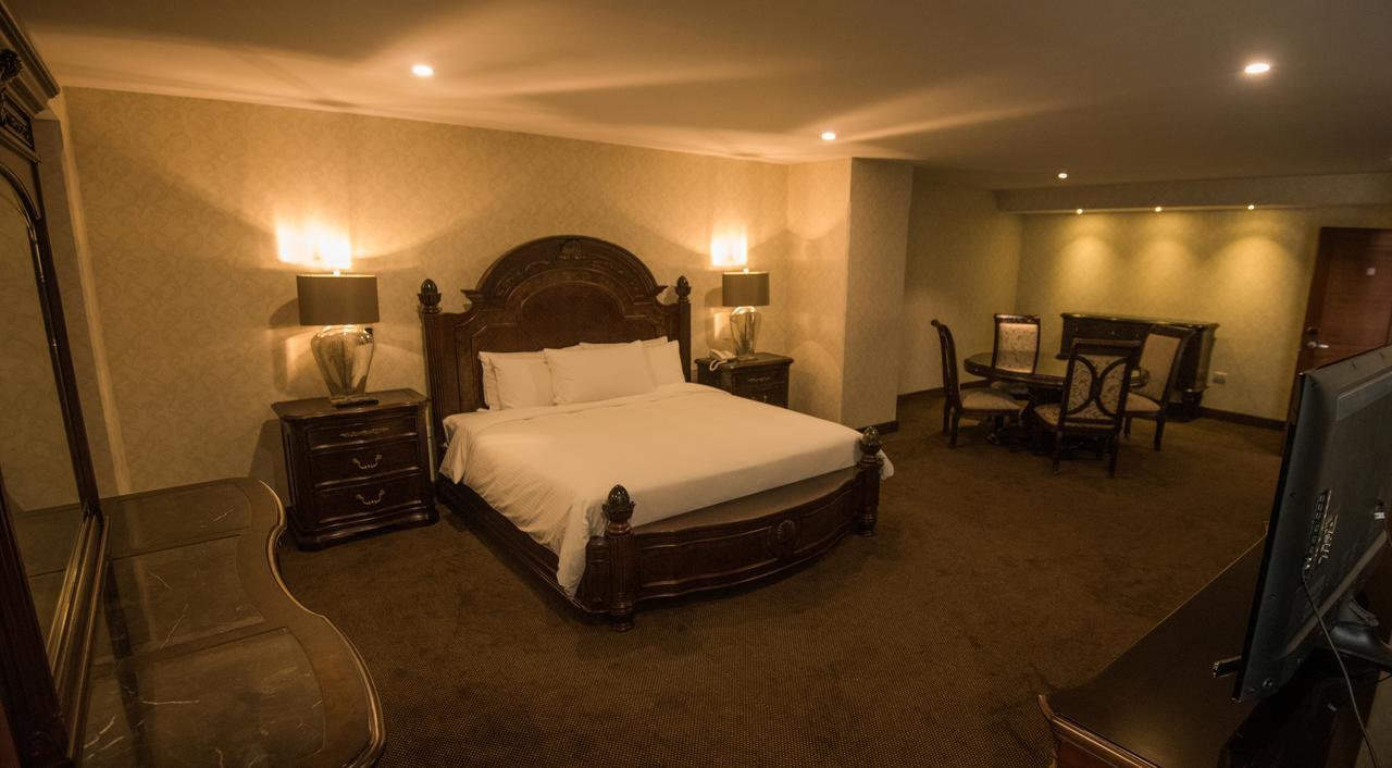 סוקרה Roles Hotel מראה חיצוני תמונה