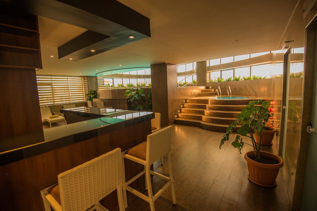 סוקרה Roles Hotel מראה חיצוני תמונה