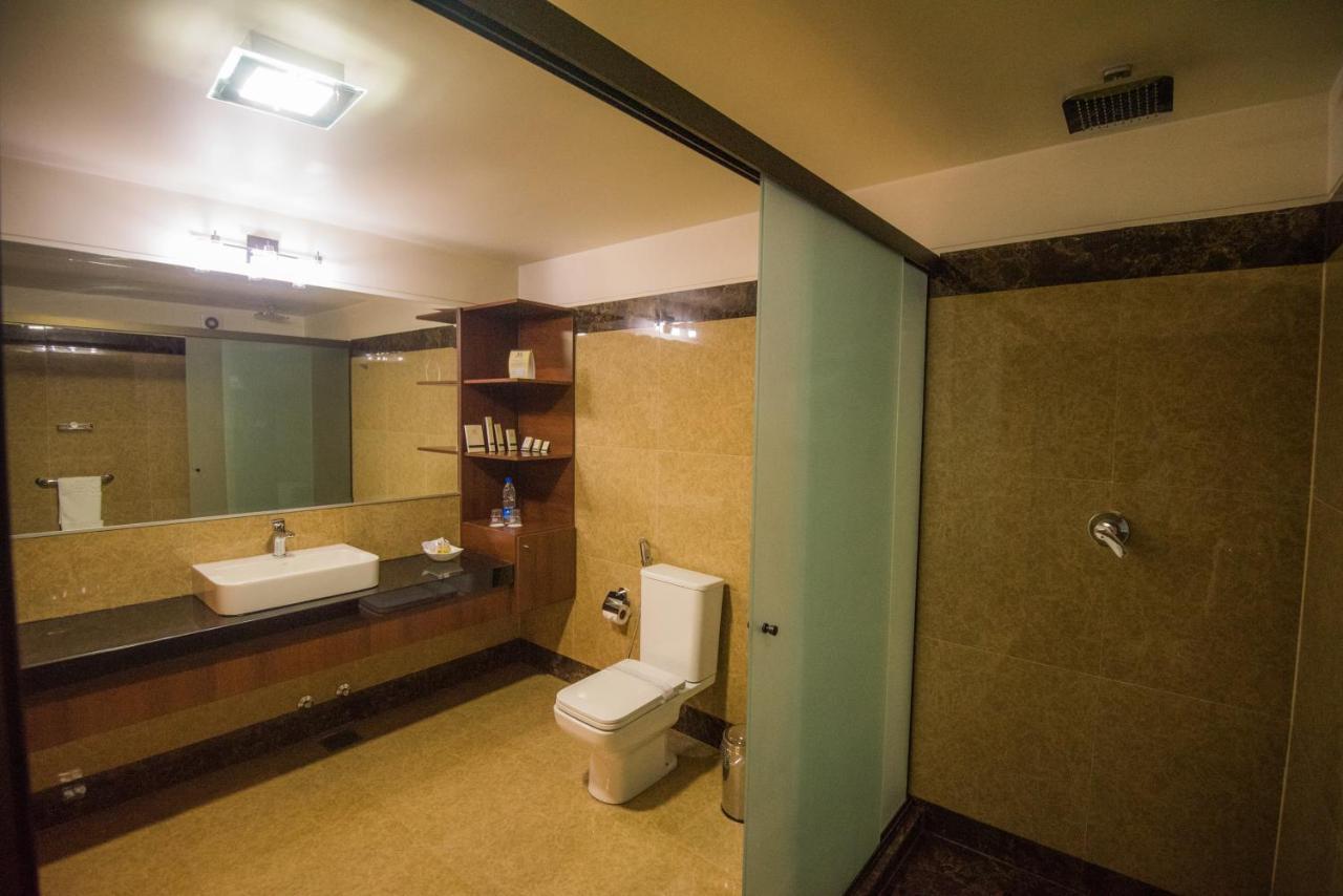 סוקרה Roles Hotel מראה חיצוני תמונה