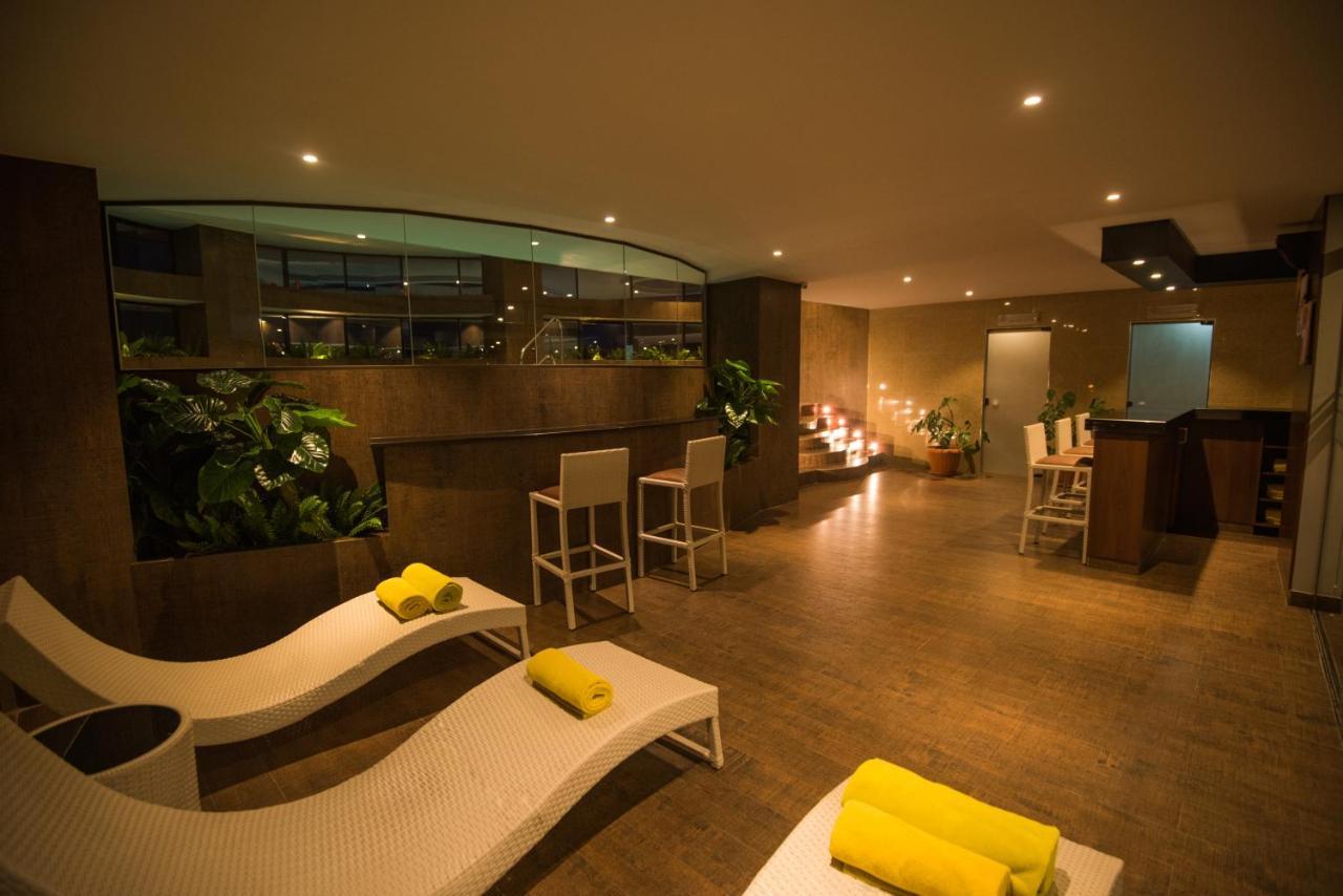 סוקרה Roles Hotel מראה חיצוני תמונה